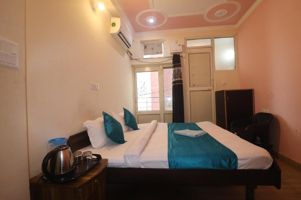 Triple One Hotel Tapovan Rishikesh,Near Laxman Jhula ภายนอก รูปภาพ