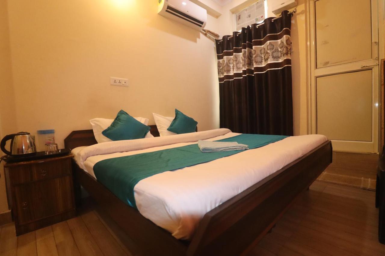 Triple One Hotel Tapovan Rishikesh,Near Laxman Jhula ภายนอก รูปภาพ