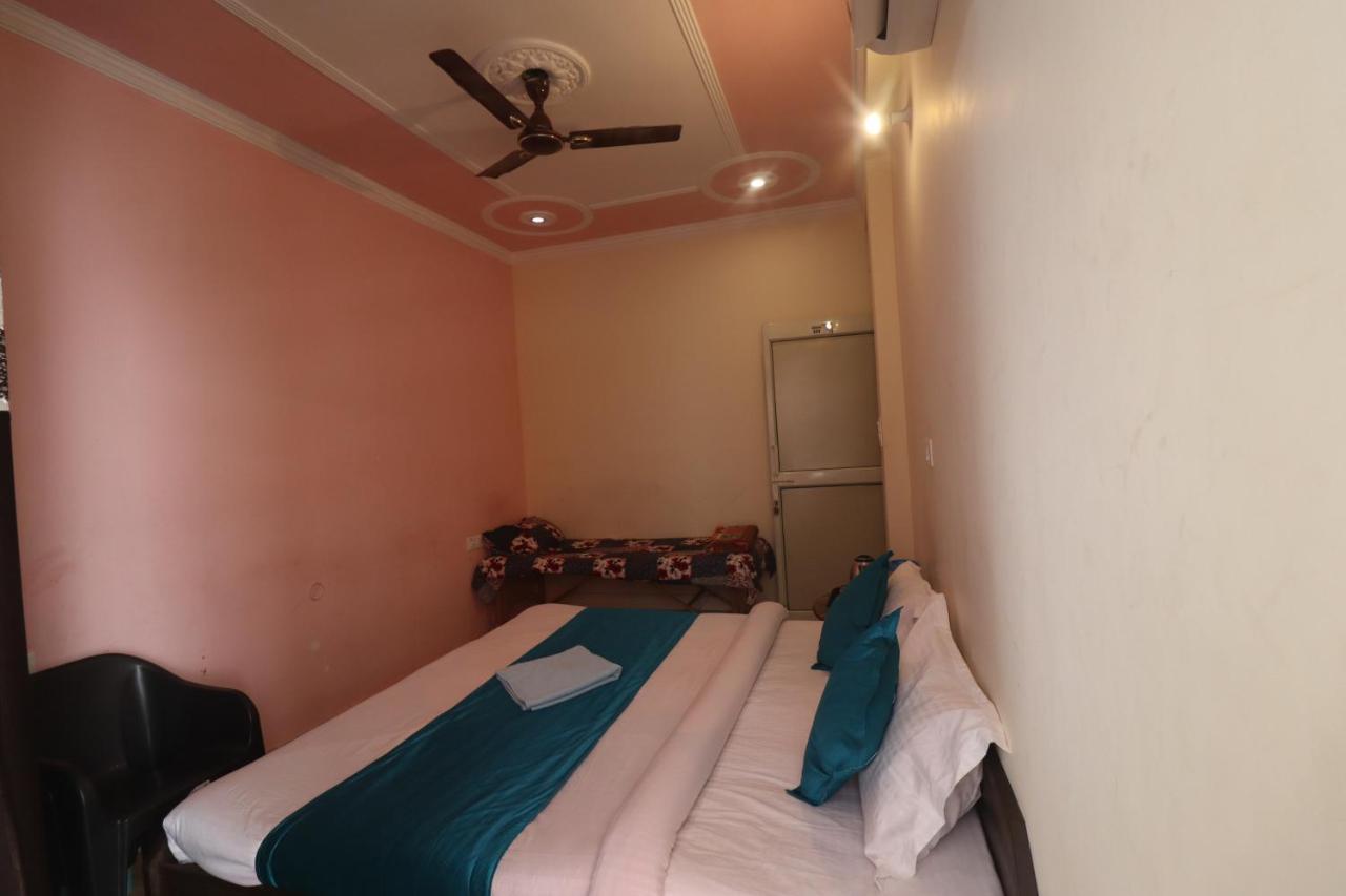 Triple One Hotel Tapovan Rishikesh,Near Laxman Jhula ภายนอก รูปภาพ