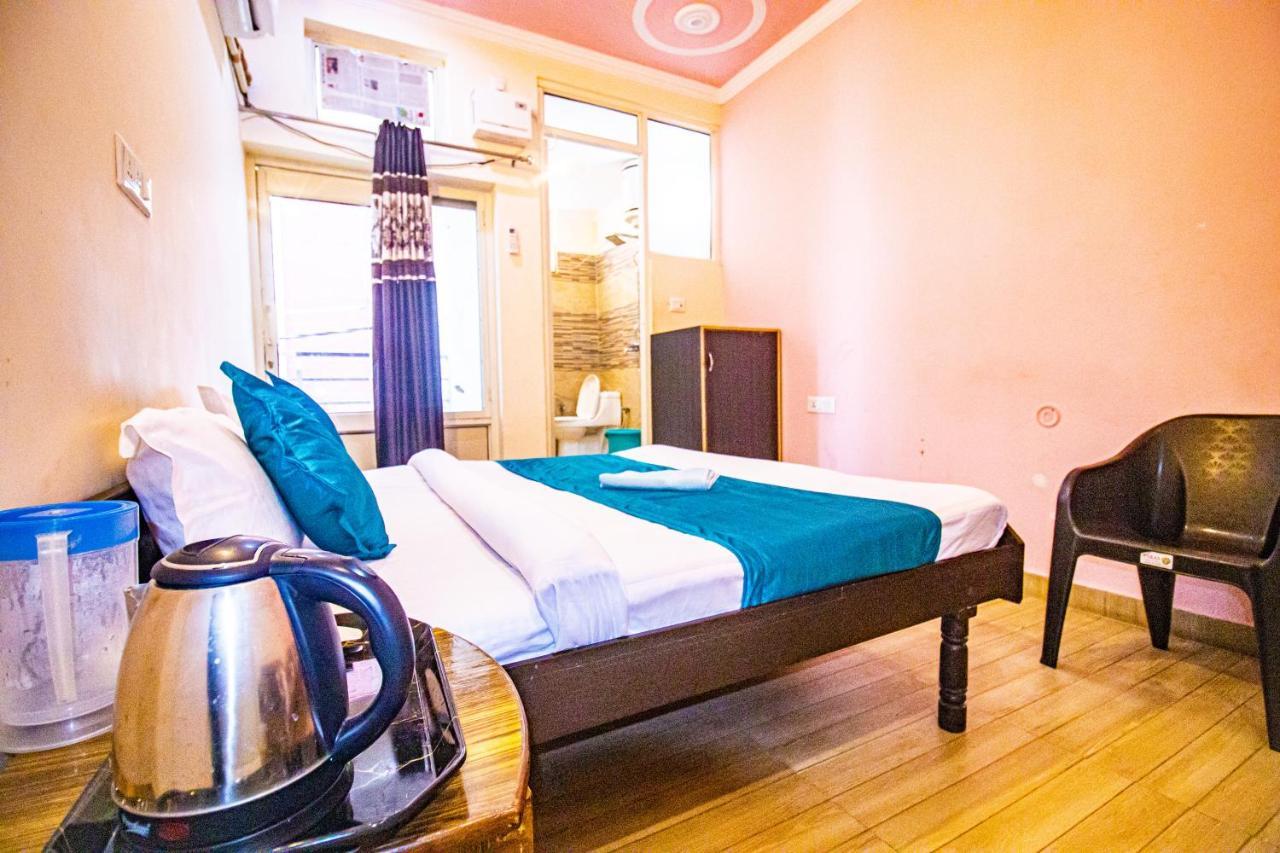 Triple One Hotel Tapovan Rishikesh,Near Laxman Jhula ภายนอก รูปภาพ