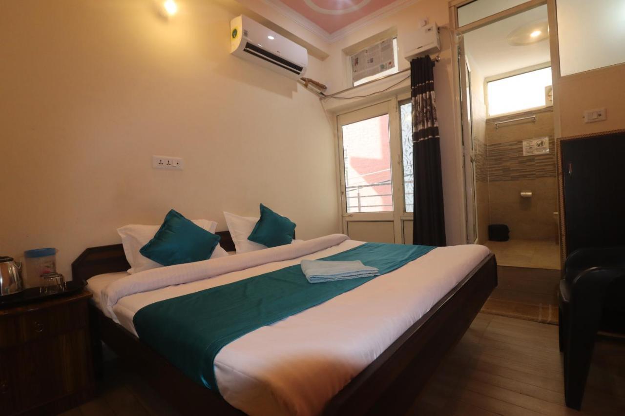 Triple One Hotel Tapovan Rishikesh,Near Laxman Jhula ภายนอก รูปภาพ