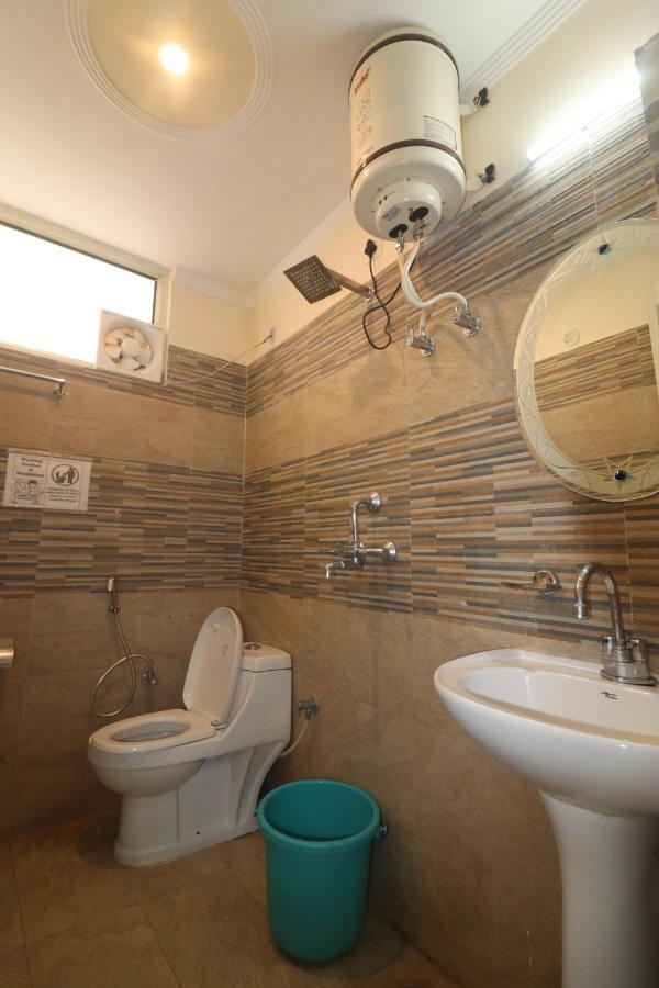 Triple One Hotel Tapovan Rishikesh,Near Laxman Jhula ภายนอก รูปภาพ