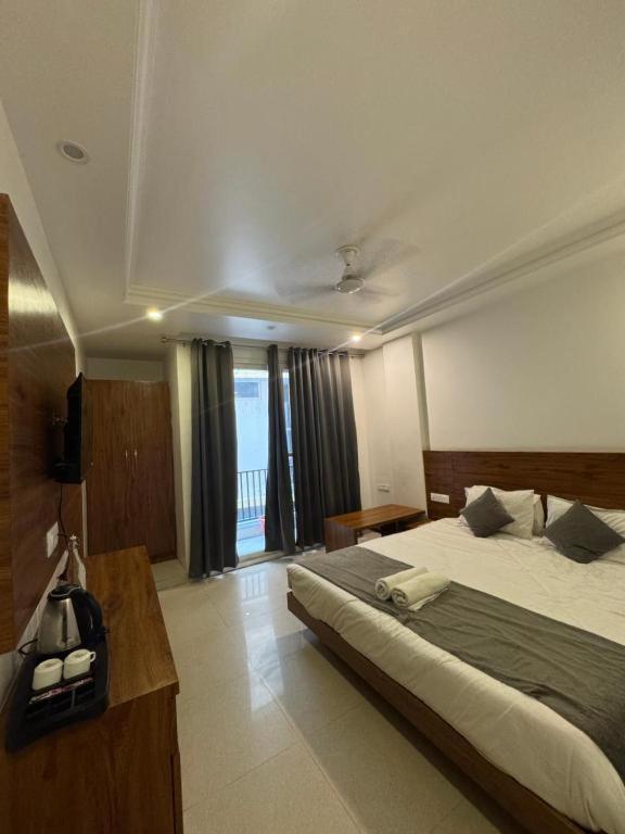 Triple One Hotel Tapovan Rishikesh,Near Laxman Jhula ภายนอก รูปภาพ