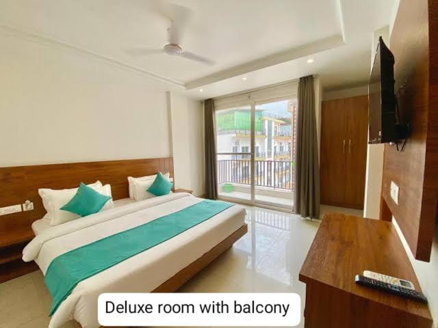 Triple One Hotel Tapovan Rishikesh,Near Laxman Jhula ภายนอก รูปภาพ