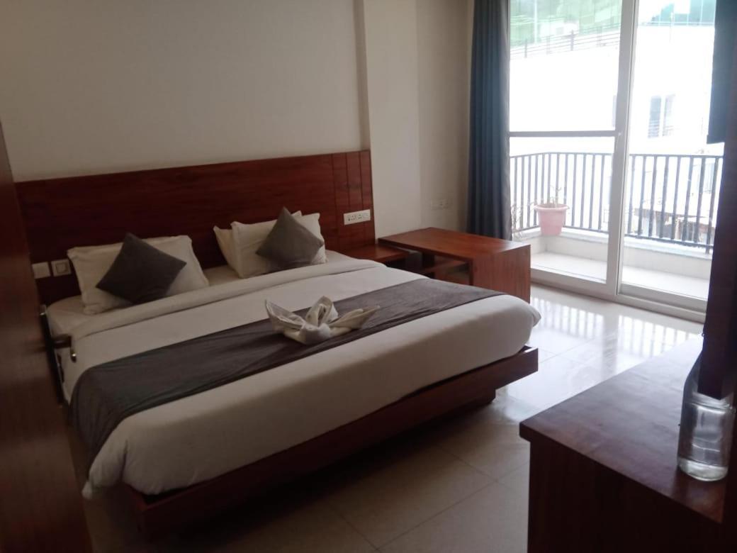 Triple One Hotel Tapovan Rishikesh,Near Laxman Jhula ภายนอก รูปภาพ